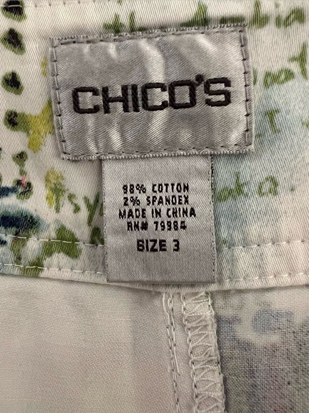 Chicos XL 3 Crop India Graphic Artsy Print Pants Travel Cruise Wearable Art - Picture 10 of 15